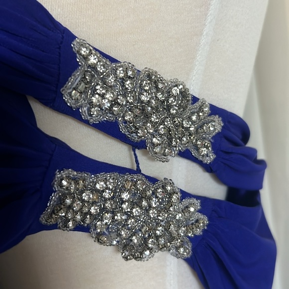 Calvin Klein One Shoulder with Silver detail Size 10 - Picture 13 of 14